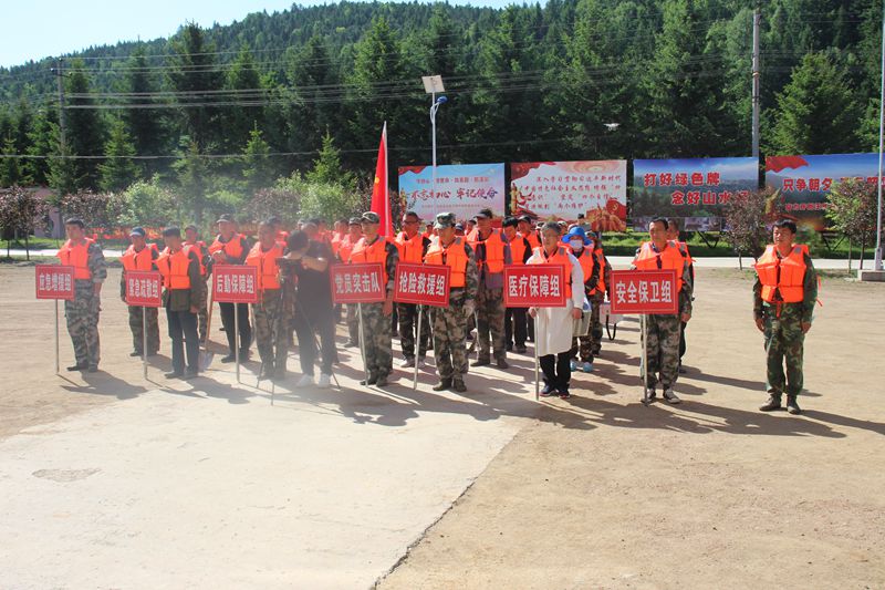 列队.jpg 列队.jpg